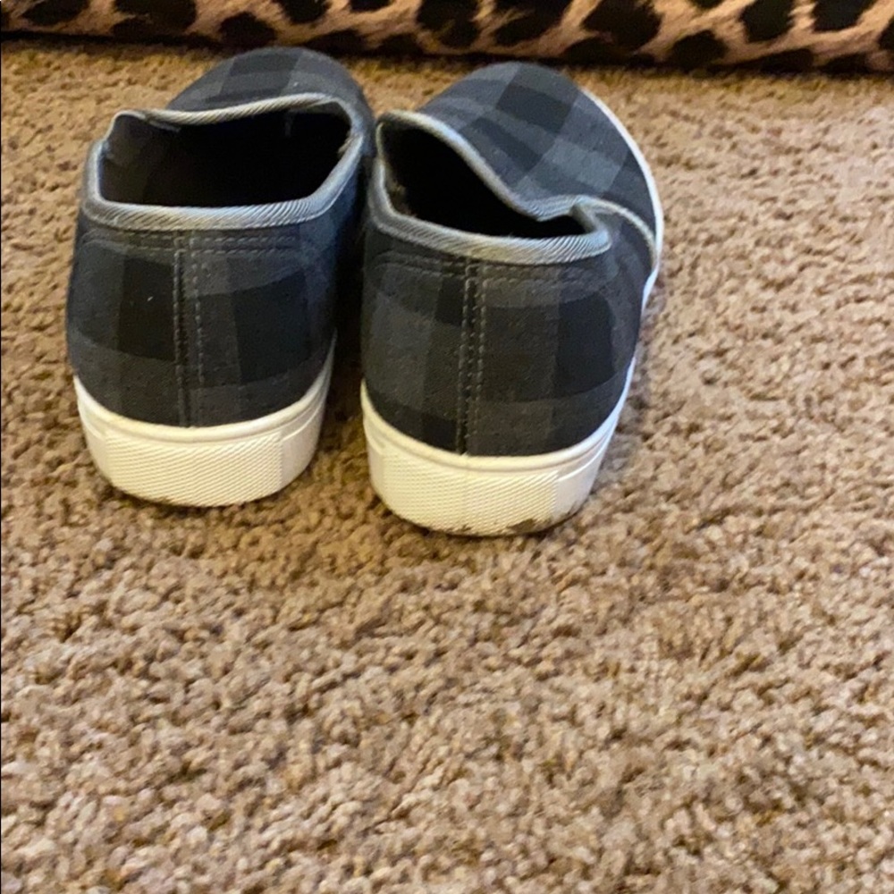 Shoes - Picture 2 of 3